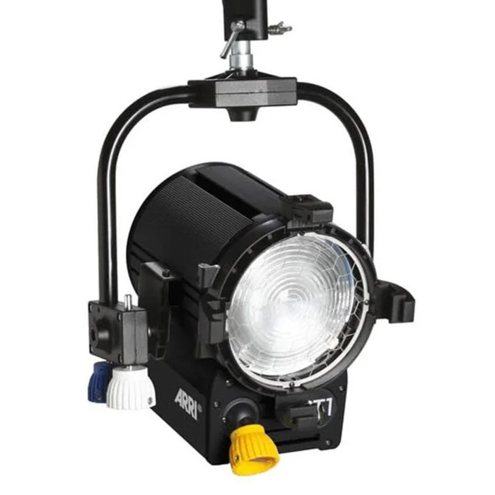 Arri True Blue ST1, stangenbedienbar, schwarz mit Schutzkontakt-Stecker