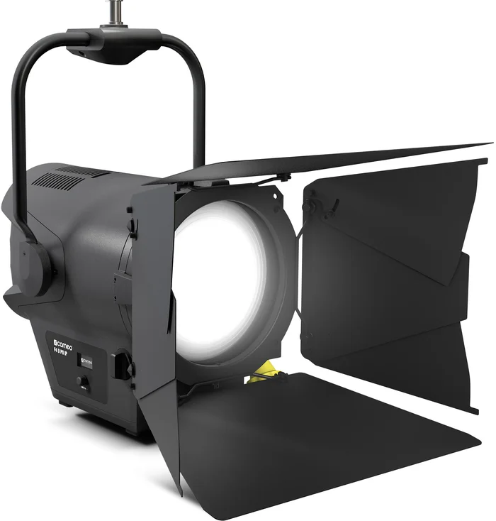 Cameo F4 D PO IP – Stangenbedienbares IP65 Fresnel Spotlight mit Daylight-LED