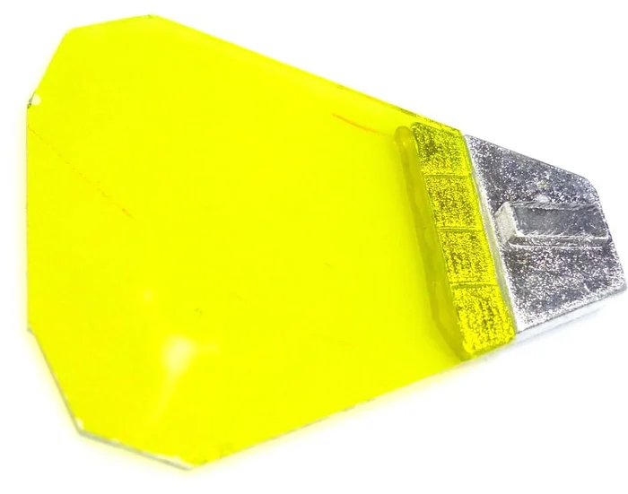 Dichro hellgelb Trapetz L=53 B=43mm klick