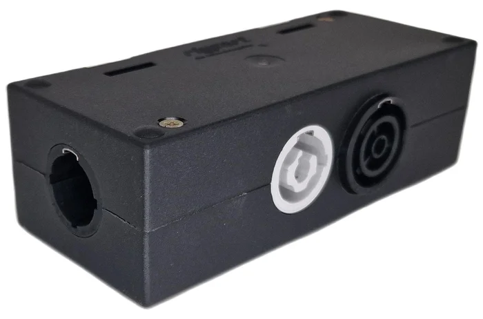 RigPort L1-T1-Mix – Adapter BreakoutBox / Stromverteiler mit Powercon-True1 Anschlüssen